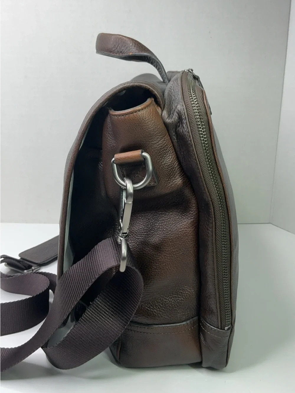 Banana Republic brown leather messenger bag.